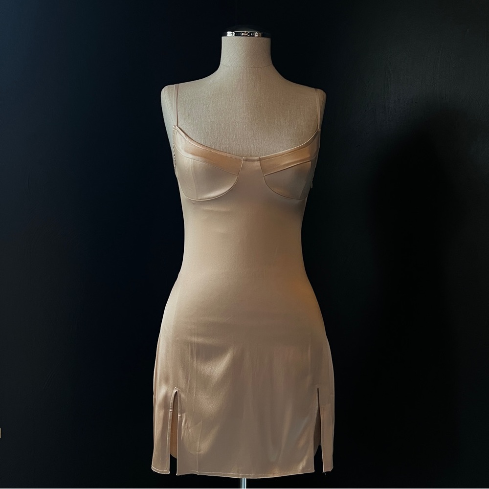 ARE YOU AM I dress